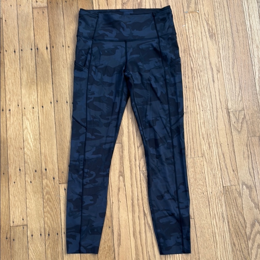 High-Waist Black Camo Leggings - Women's Activewear